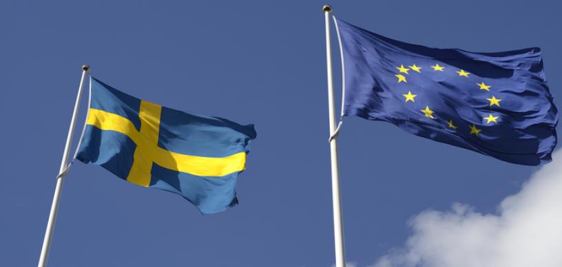 Svensk flagga och EU-flagga